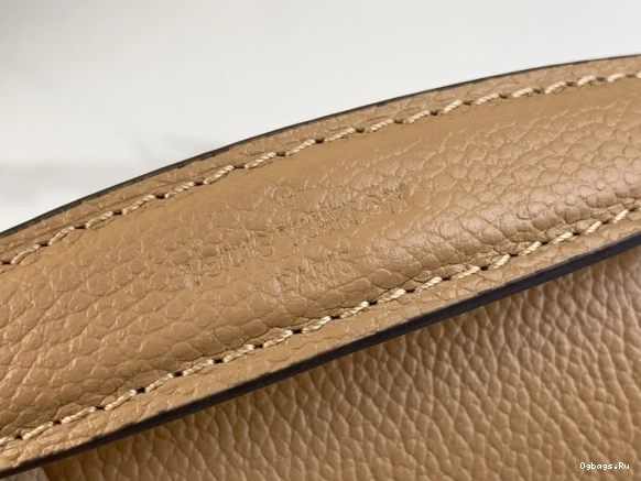 VUITTON LOUIS EAST METIS POCHETTE WEST 0511